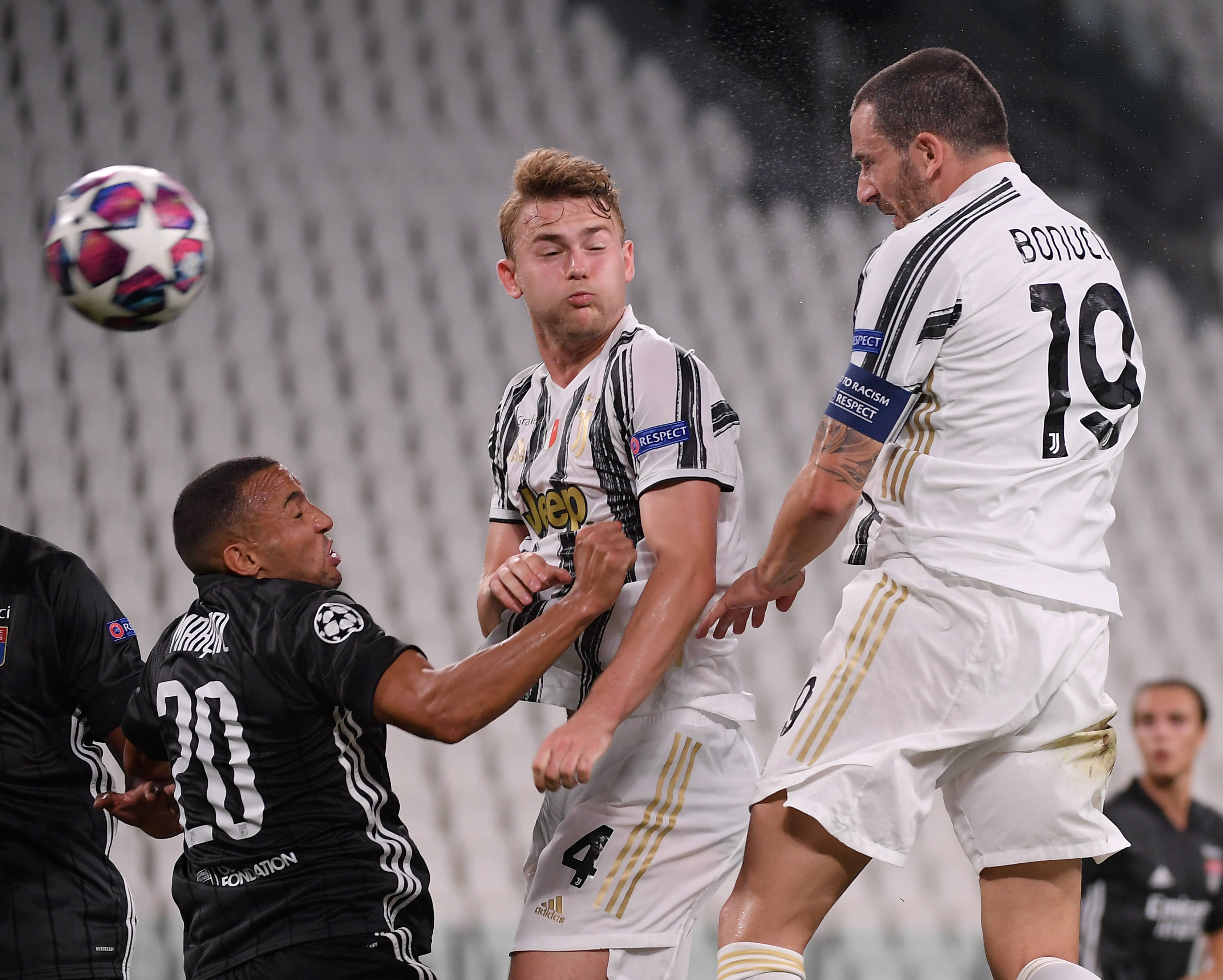 包含法甲赛程吃紧，尤文图斯集结日队长鼓劲，话题不断，赛程密集仍需轮换的词条-爱游戏官网